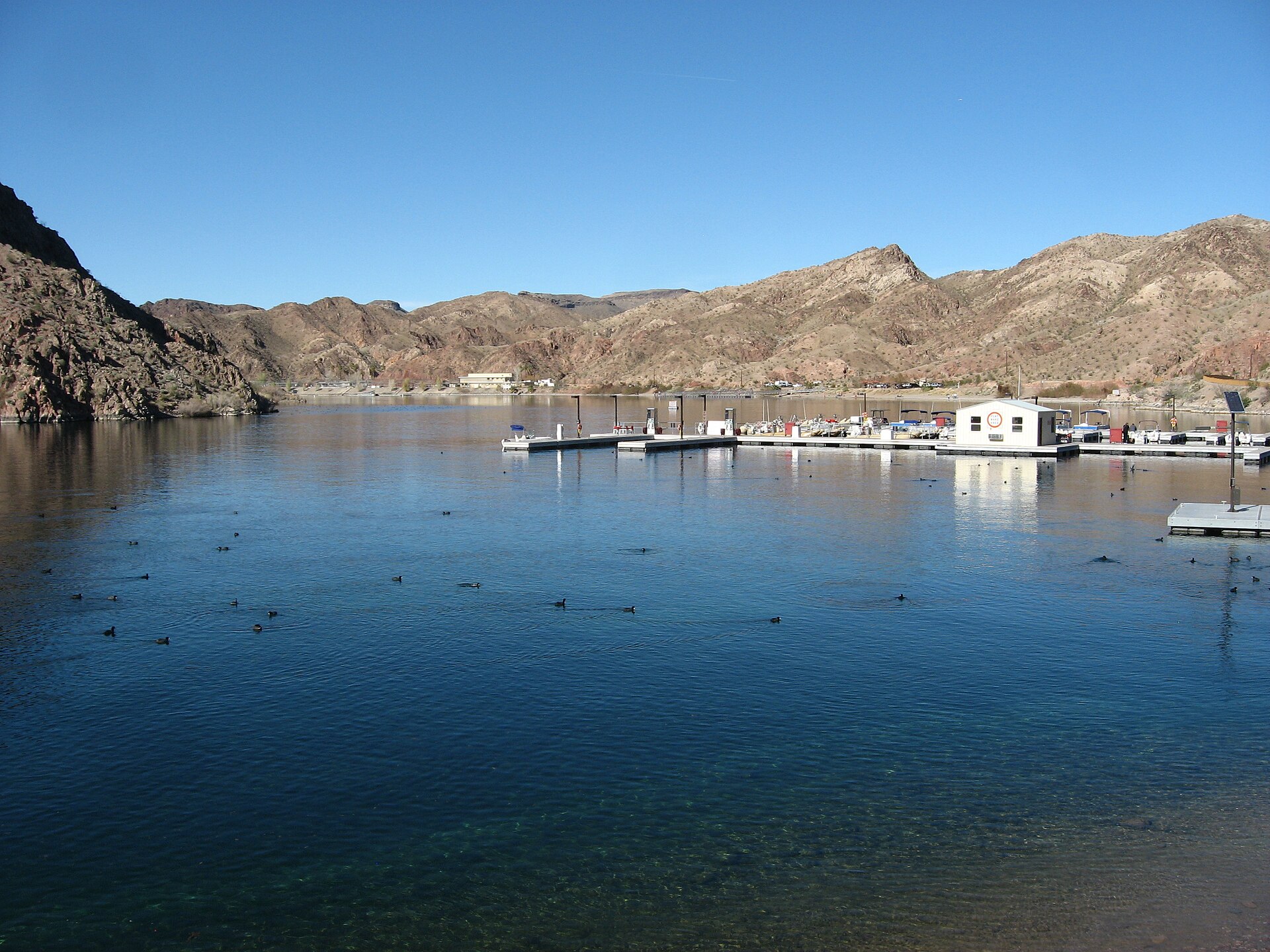The river and shoreline around Willow Beach.